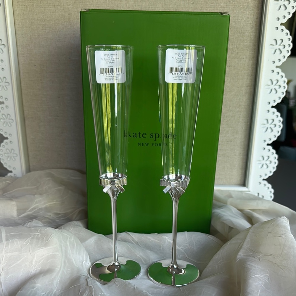 NIB Kate Spade GRACE AVENUE Flute pair